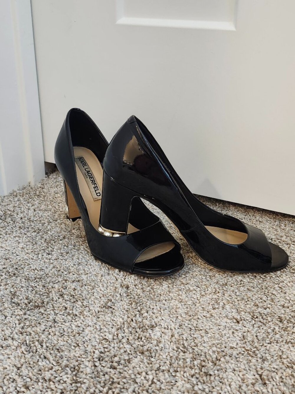 Karl Lagerfeld Paris Black Patent Leather Pearl‑Heel Pumps – Size 6 – EUC